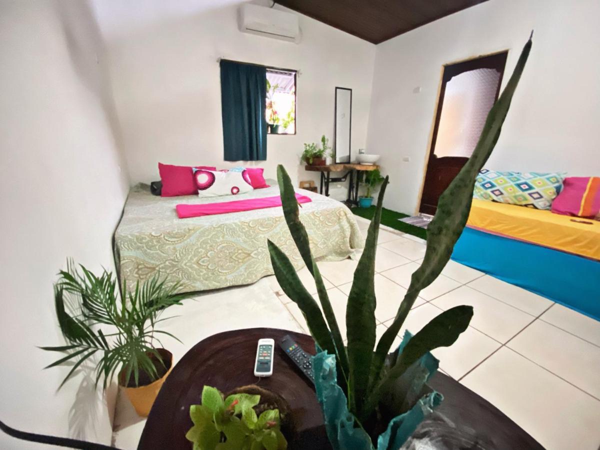 Passiflora'S Apartment Quepos Exterior photo